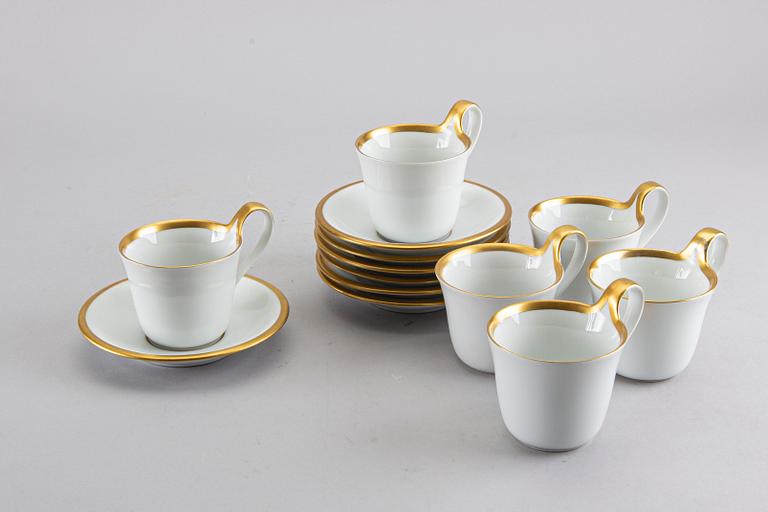 Six coffee cups Bing & Gröndahl, model 485, late 20th century.
