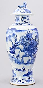 VAS, porslin, Kina, 1900-talets första del.