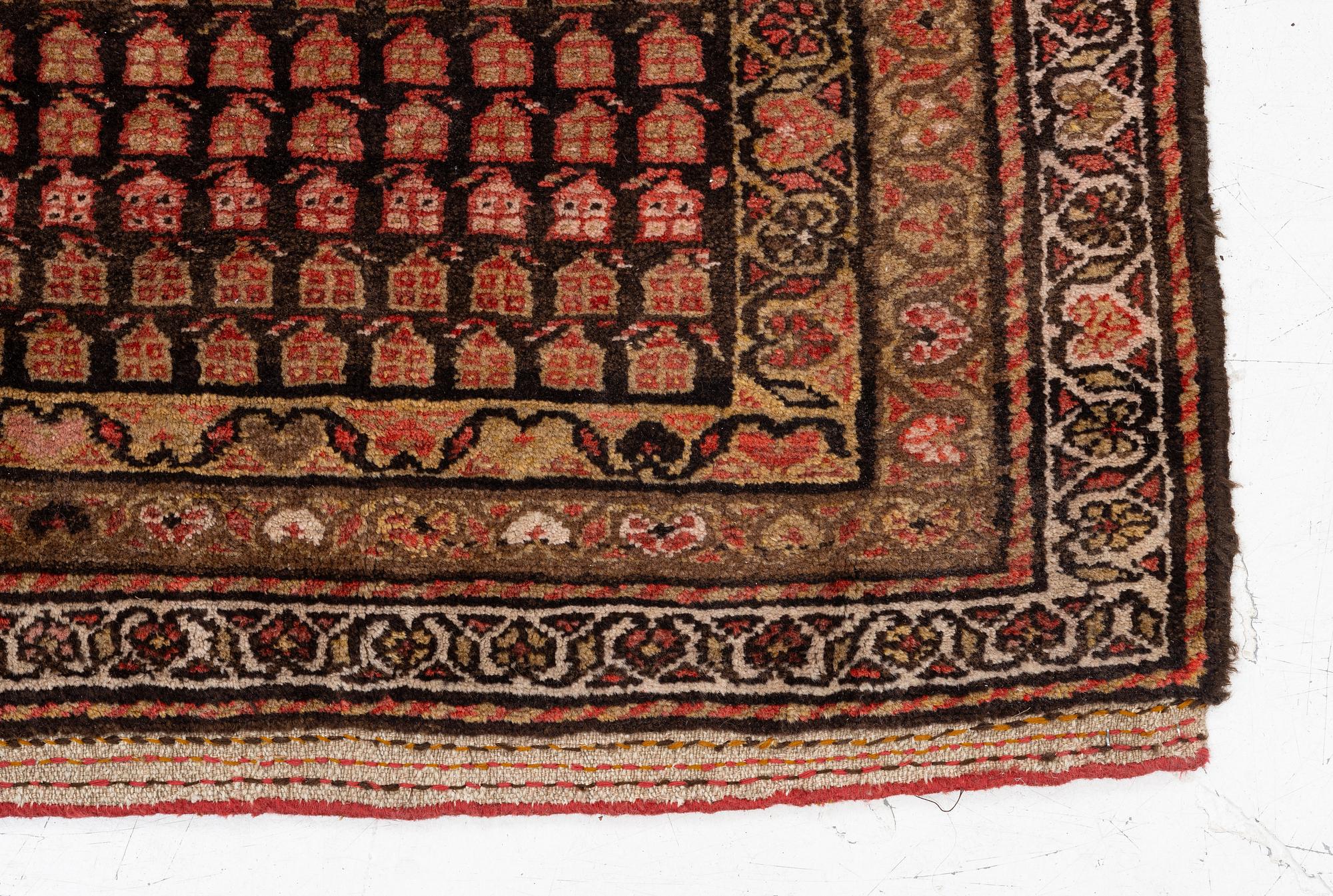 Carpet, approx. 235 x 100 cm.