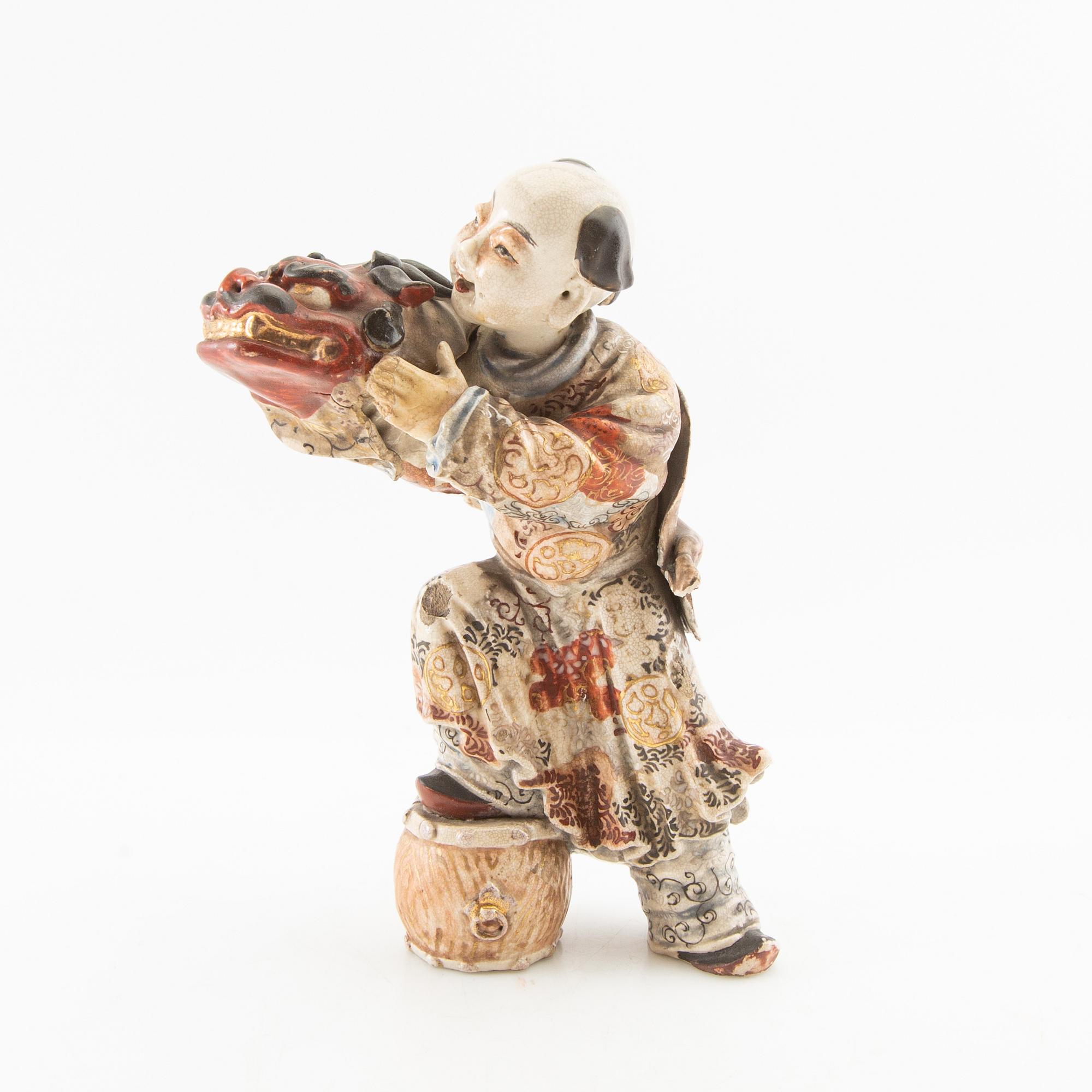 Figure Japan 20th century porcelain.