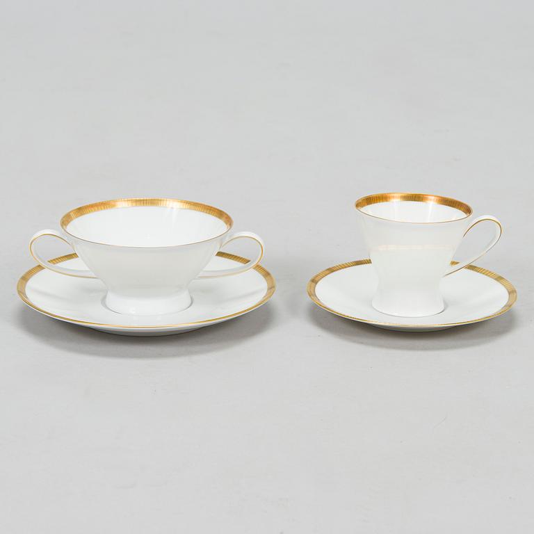Raymond Loewy och Richard Latham, matservis, 95 dlr, "Form 2000", porslin, för Rosenthal, 1900-talets senare hälft.