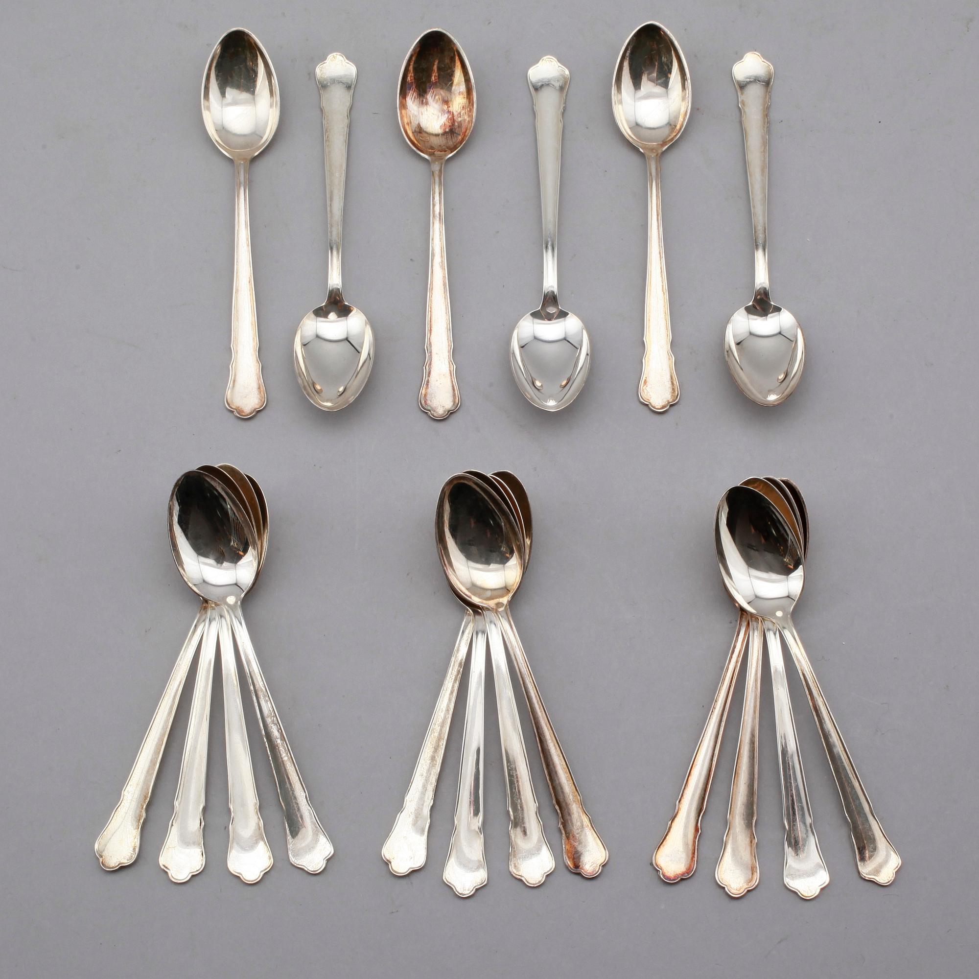 KAFFESKEDAR, 18 st, silver, GAB, Stockholm 1940-/50-tal. Vikt ca 243 gram.