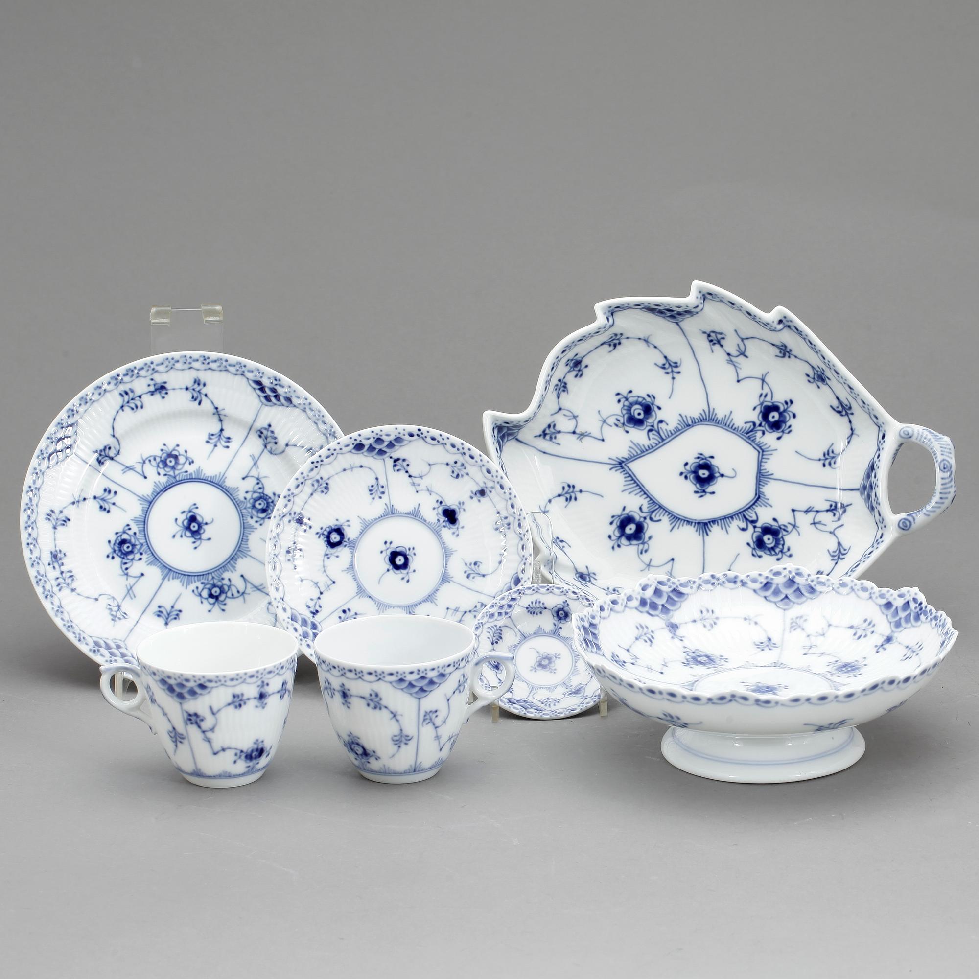 KAFFESERVIS, 20 delar, porslin, "Musselmalet", Royal Copenhagen, Danmark.