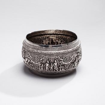 SKÅL, silver, kontrollstämplad av Tarkiainen, Helsingfors 1983.    Vikt ca 513 g.