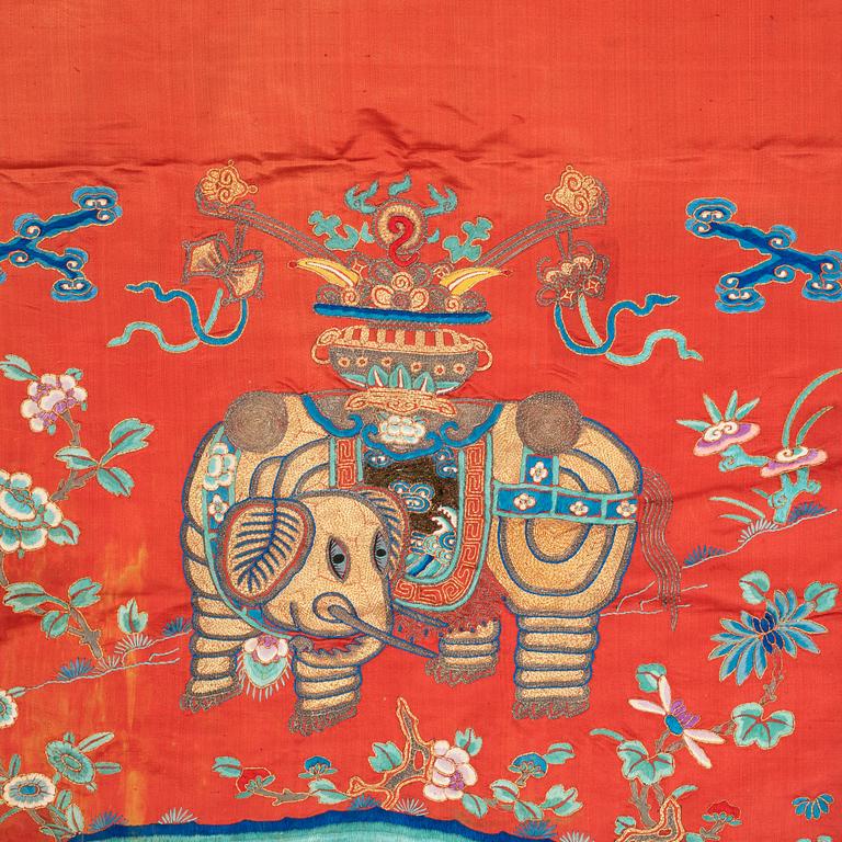 A Chinese embroidered chair cover/silk panel, late Qing dynasty.