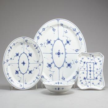 ROYAL COPENHAGEN, servis, 55 delar. "Musselmalet".