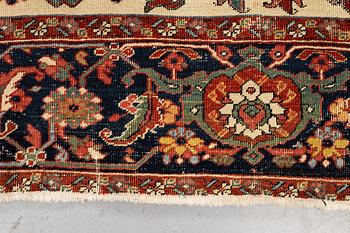 Matta, antik Heris, ca 375 x 280,5 cm.