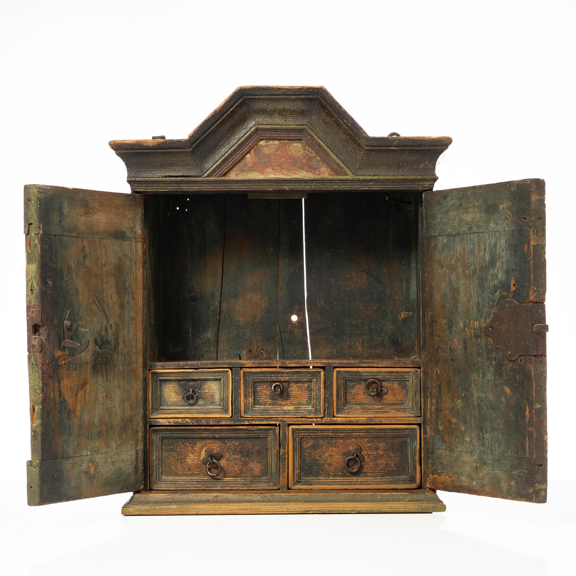 Spice cabinet/wall cabinet, folk art, late Baroque, 18th century.