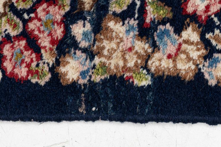 Rug, Kirman, approx. 295 x 222 cm.