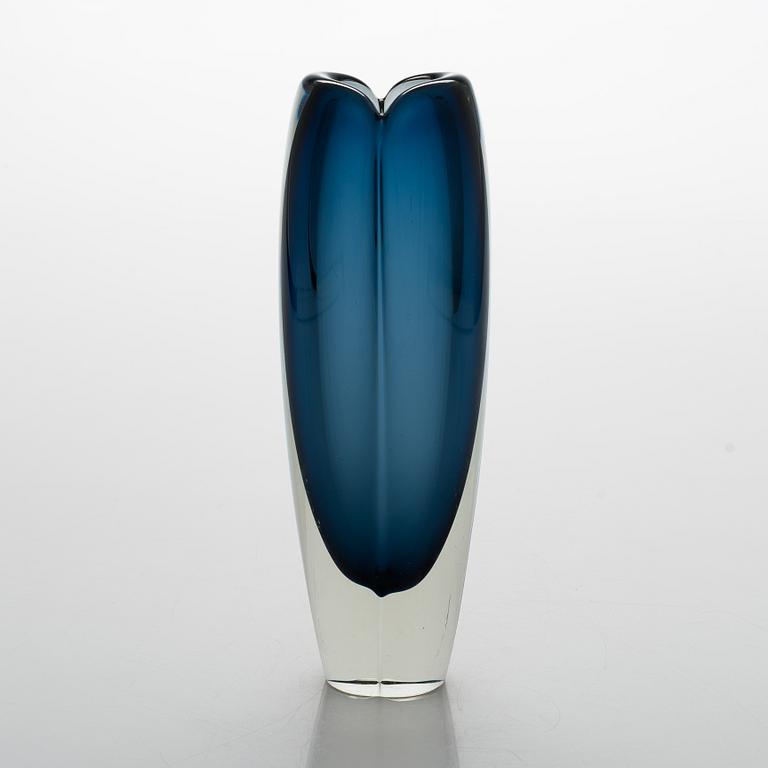 An 'Usva' glass vase by Kaj Franck, signed K. Franck Nuutajärvi Notsjö -62.