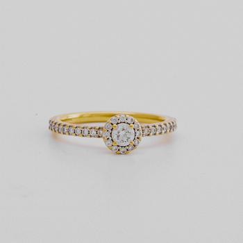 RING 18K gold w brilliant-cut diamonds approx 0,50 ct in total.