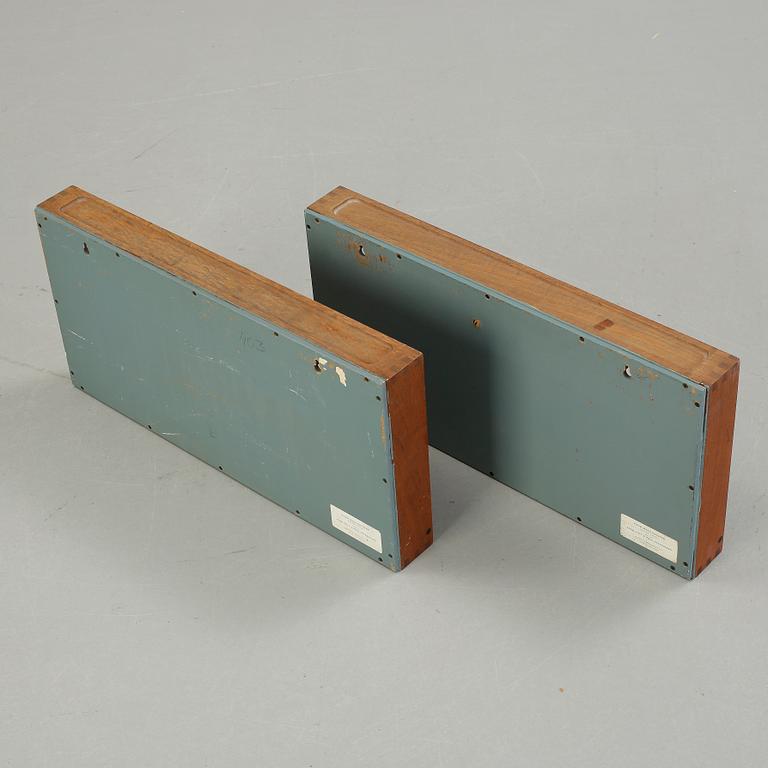 VÄGGKLÄDHÄNGARE, 2 st, Adam Hoff & Poul Östergaard för Virum Möbelsnedkeri, Danmark, 1950-60-tal.