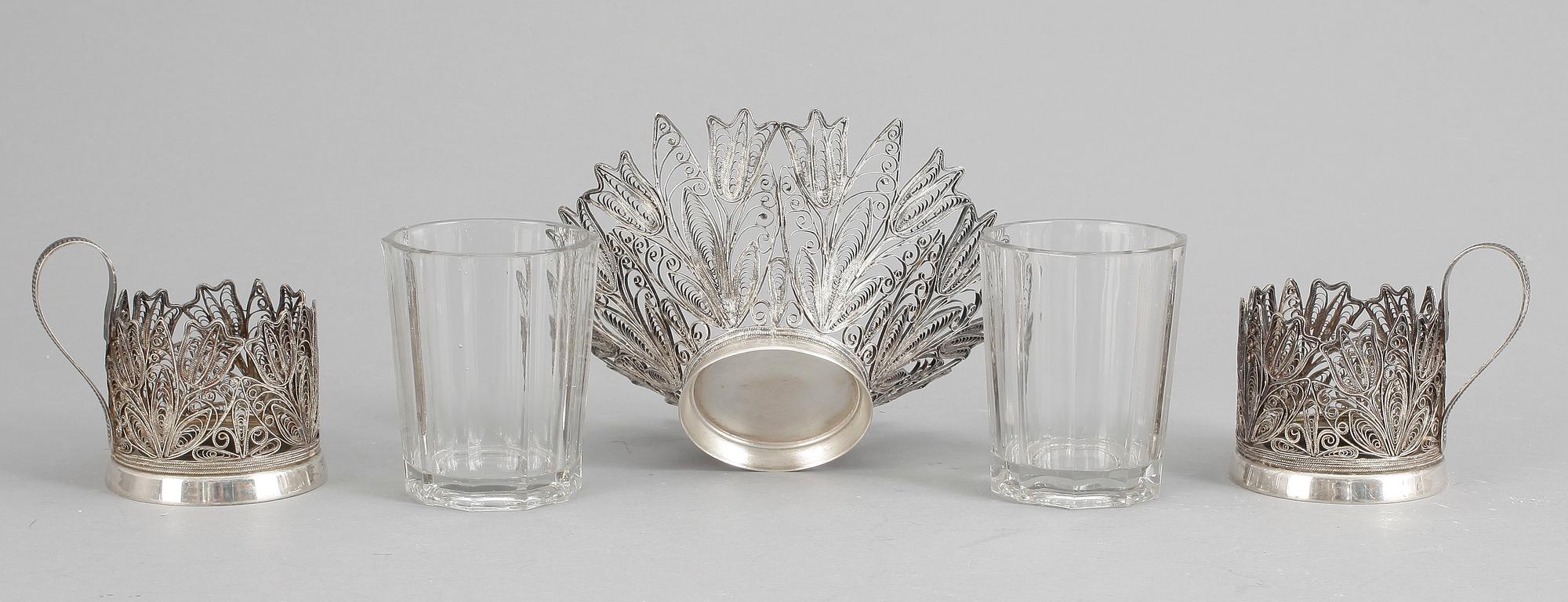 TEGLASHÅLLARE och SKÅL, silver, sannolikt Mellanöstern området, tidigt 1900-tal. Tot vikt 338 gram.