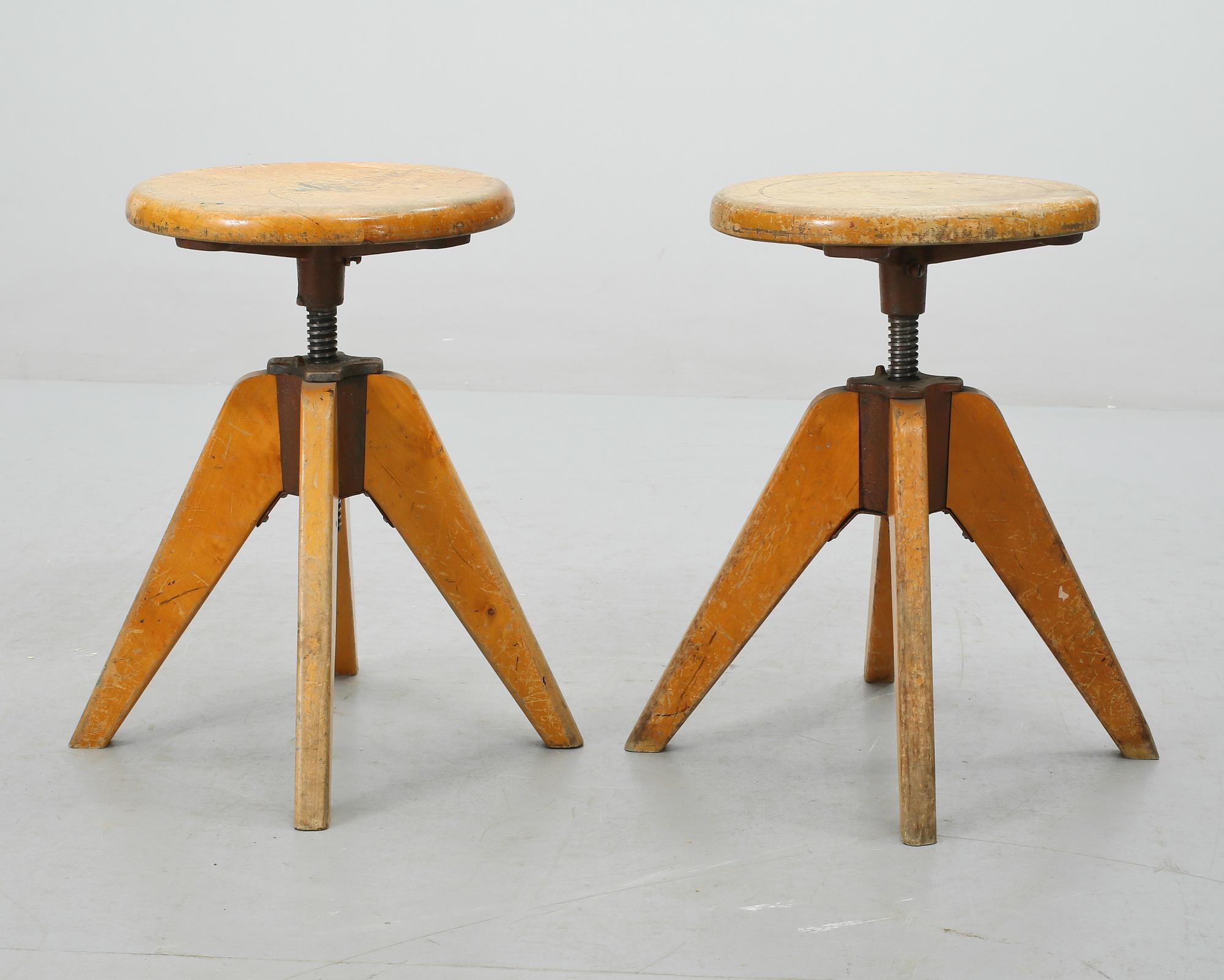 PALLAR, 2 st, industri, omkring 1900-talets mitt.