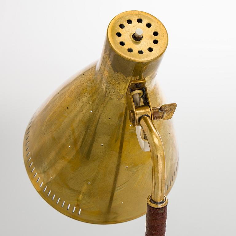 Paavo Tynell, a mid-20th century '9224' table lamp for Taito Finland.