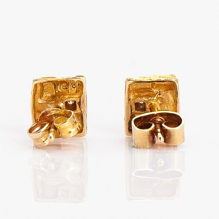 Björn Weckström, a pair of 18K gold earrings 'Thai' with diamonds approx. 0.04 ct in total for Lapponia.