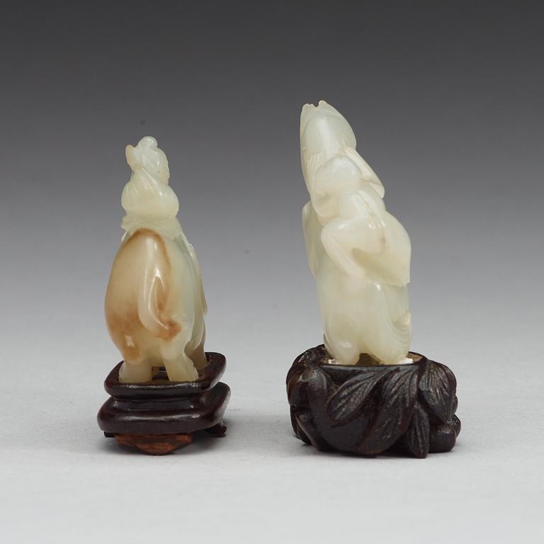 Two nephrite figures, late Qing dynasty.