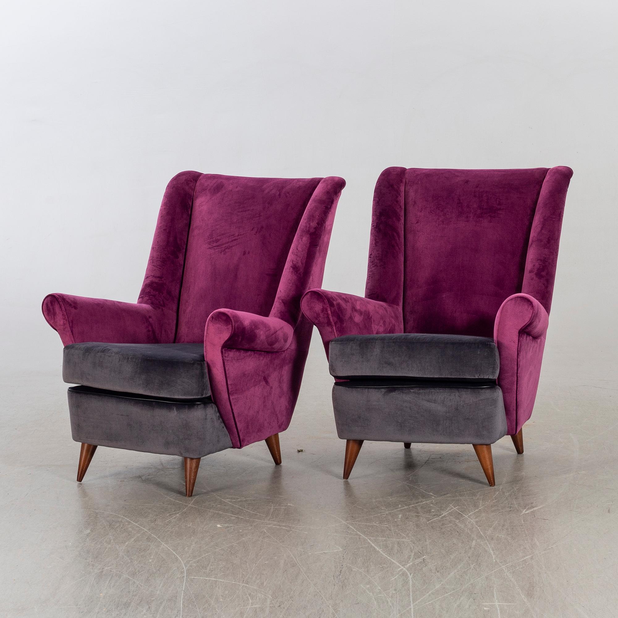 A pair of 1960:s Italian easychairs from ISA.