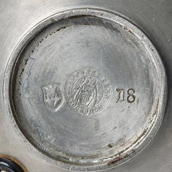Firma Svenskt Tenn, a pair of pewter table lamps, model A 1479, Stockholm 1930.