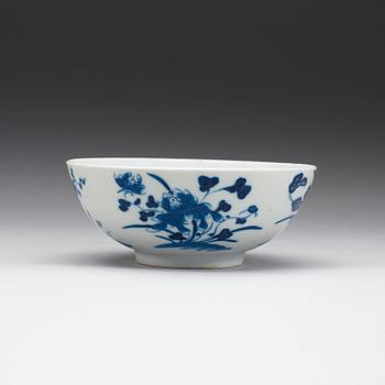 A blue and white bowl, Qing dynasty Kangxi (16662-1722).