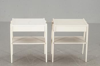 SÄNGBORD, ett par, AB Carlströms & Co möbelfabrik, 1900-talets mitt.