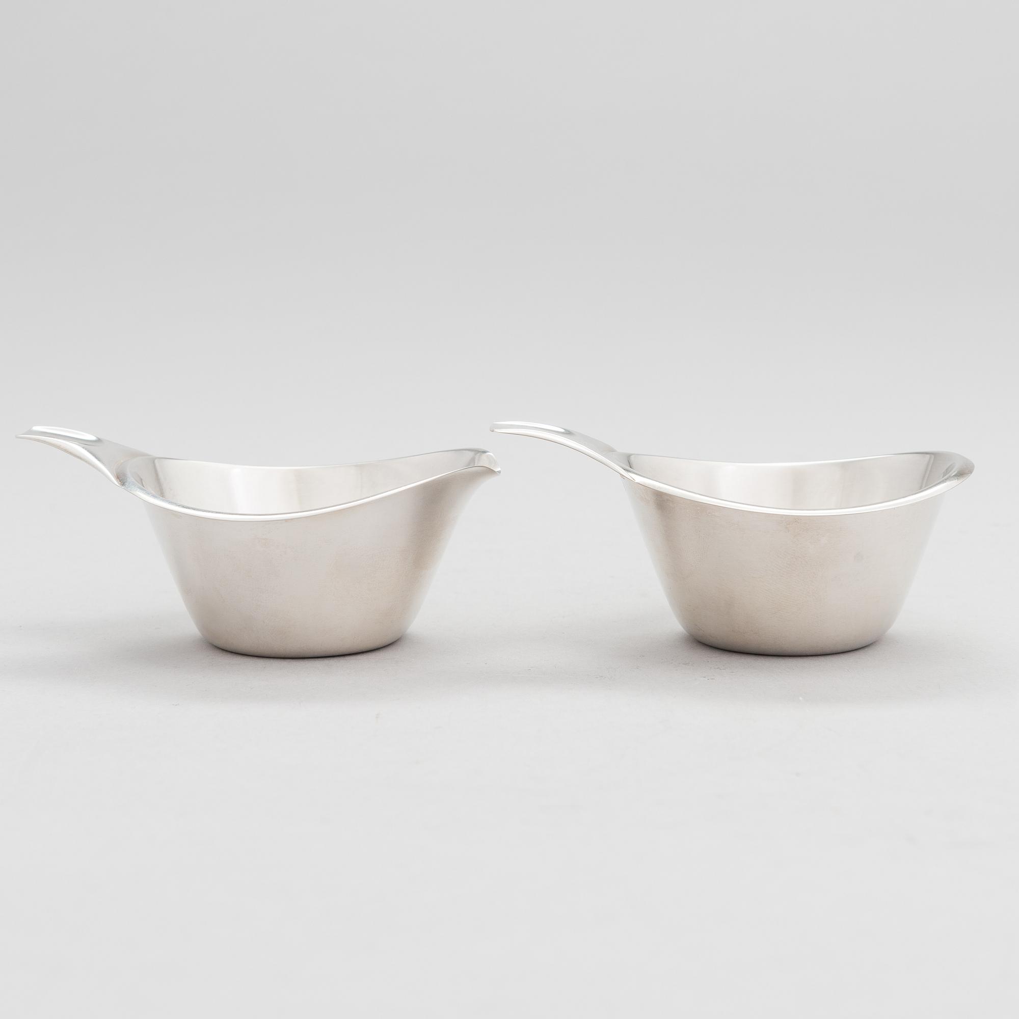 Kaj Blomqvist, A sugar bolw and a ceam jug, marked KB, Kultakeskus, Hämeenlinna 1962.