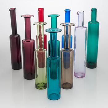 Nanny Still, a set of ten bottles signed Riihimäen Lasi O.Y Nanny Still.