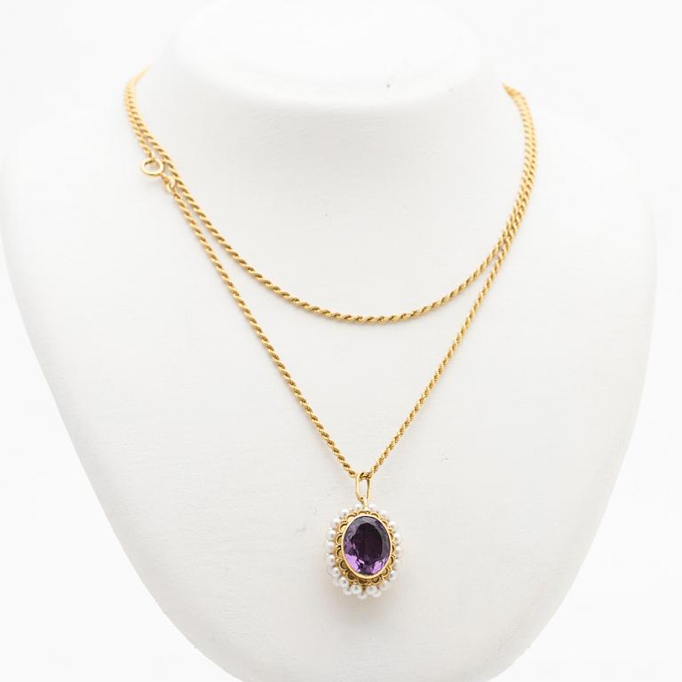 Collier, 18k, hänge med ametist och pärlor, Italien.