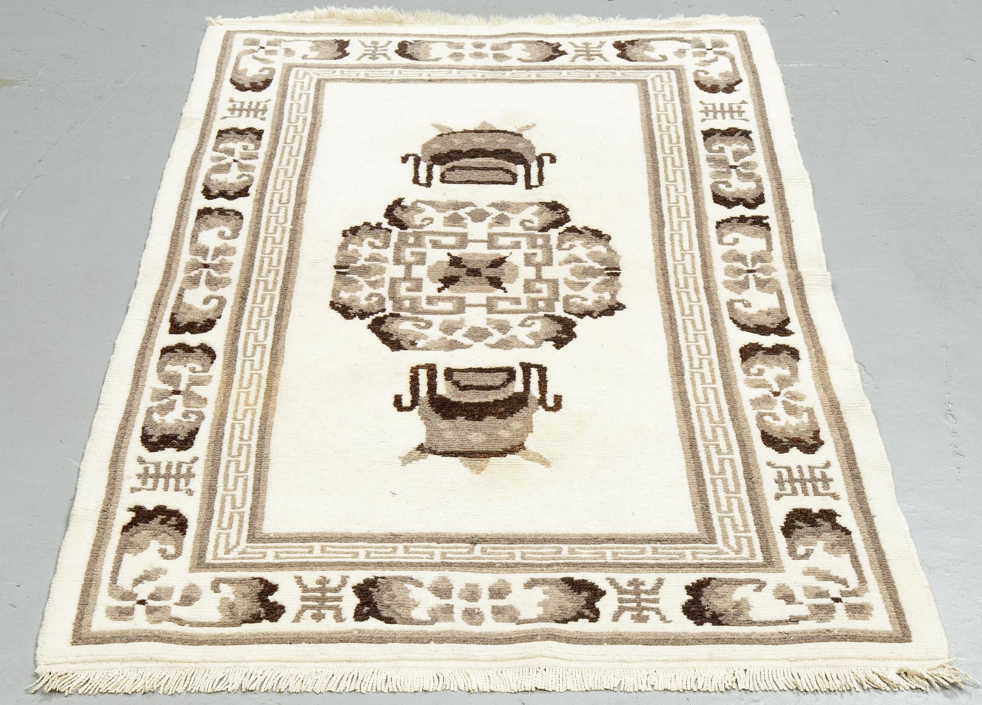 Matta, Old Tibet, ca 165 x 92 cm.