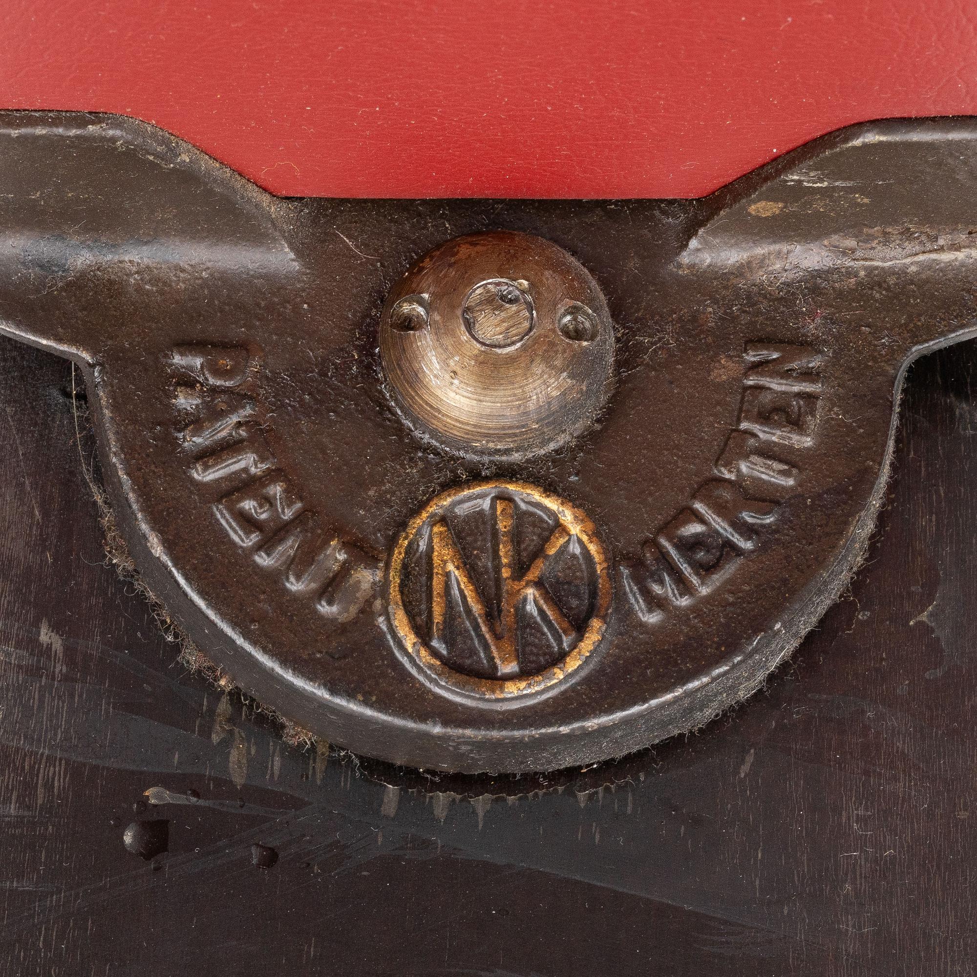 Carl Malmsten, armchairs, a pair, "Konsert", Nordiska Kompaniet's workshops, Nyköping, circa 1926.