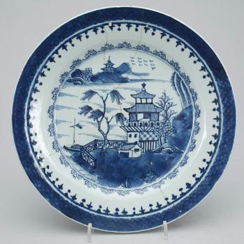 TALLRIKAR, 4 st, porslin, Kina, Qianlong (1736-35).