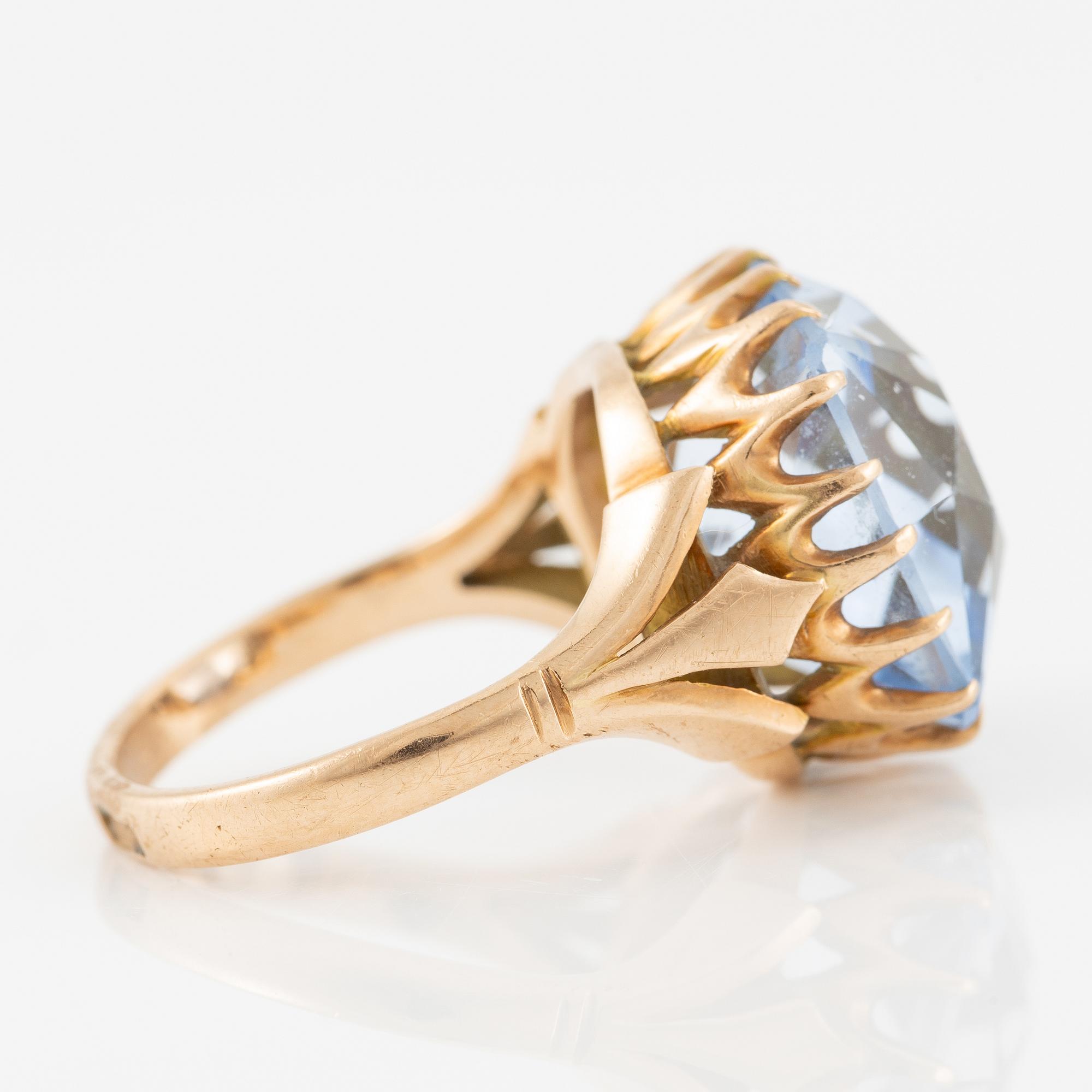 Ring, 14K gold with blue quartz.
