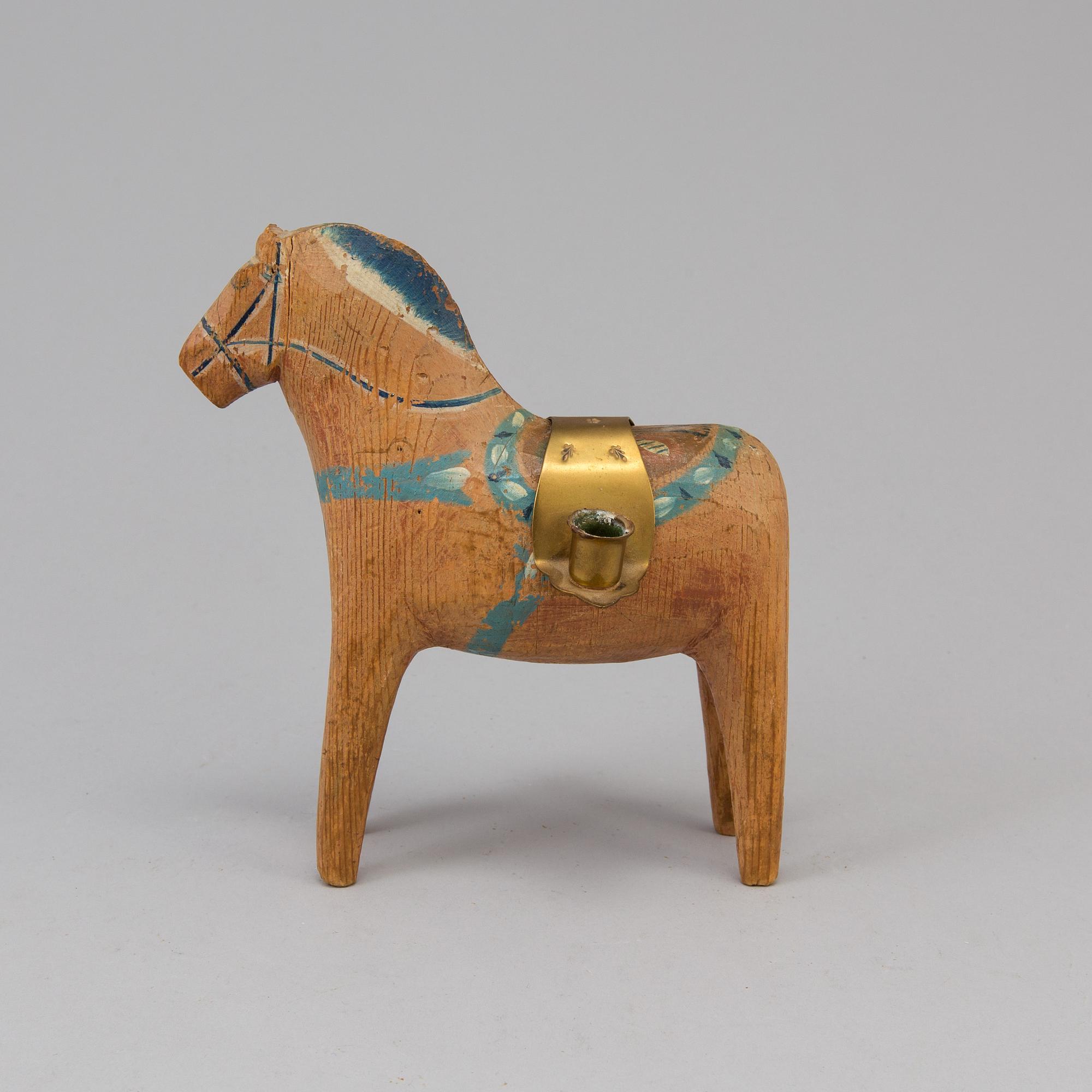 A 20th century folklore wooden horse from the region of Dalarna.