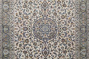 Matta, Kashan, ca 345 x 241 cm.