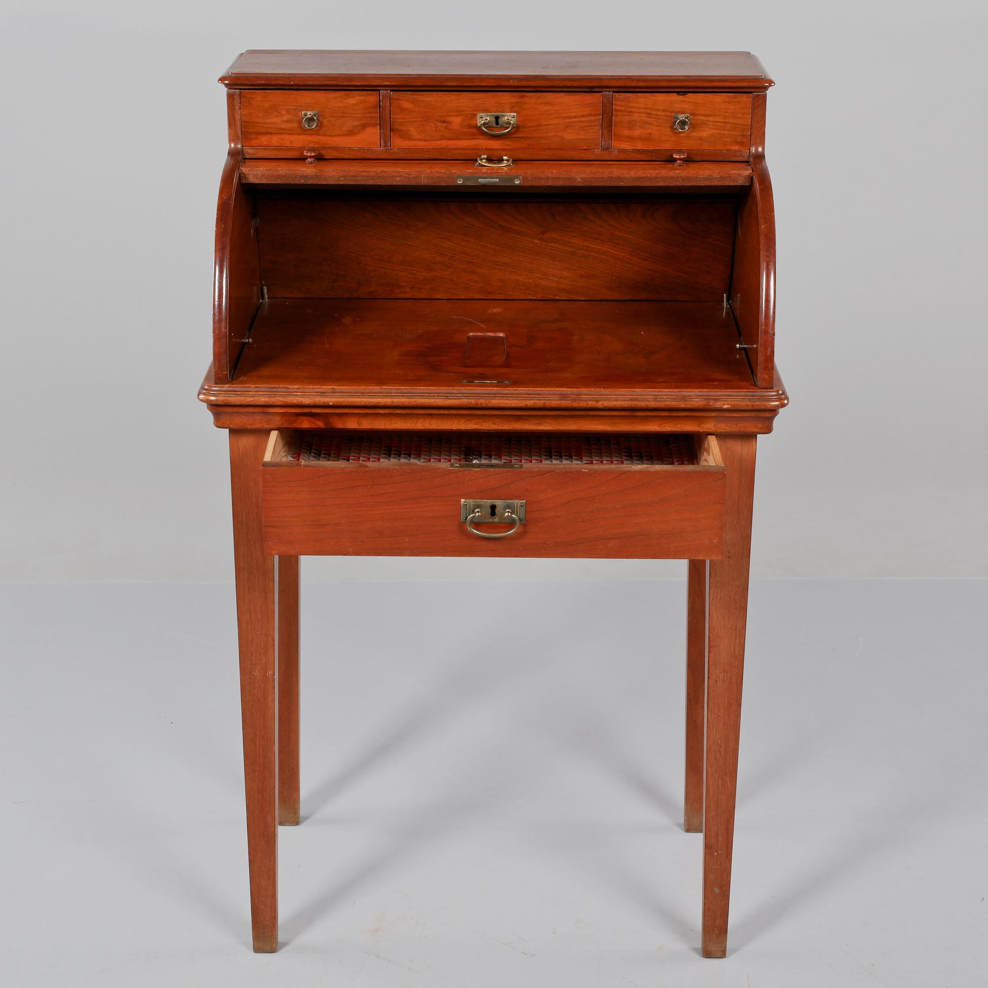 DAMSKRIVBORD, 1900-talets första del.