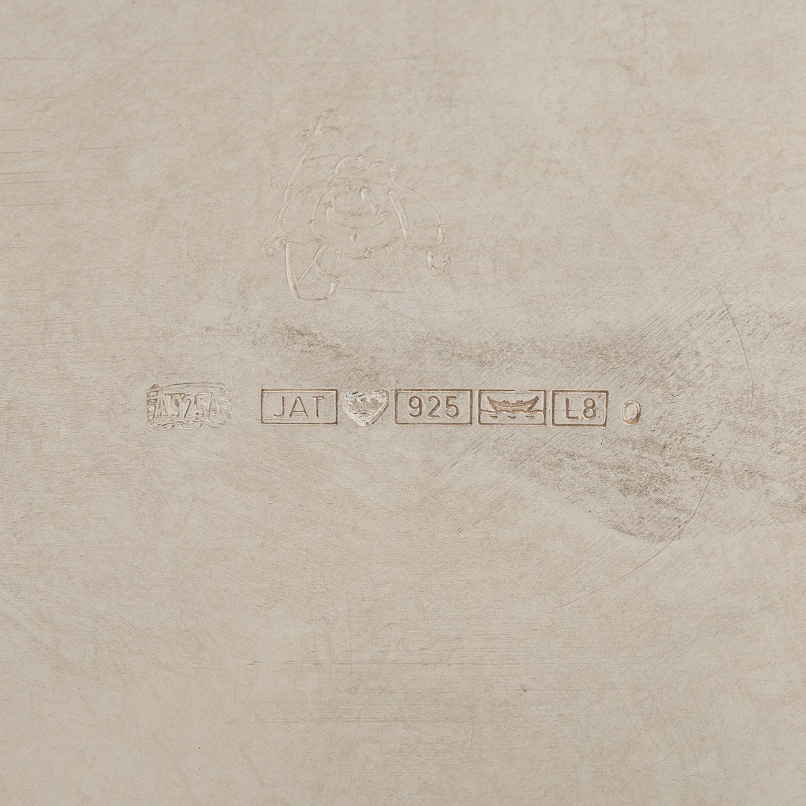 Pekka Piekäinen, maljakko, sterlinghopeaa, J.A. Tarkiainen, Helsinki 1988.