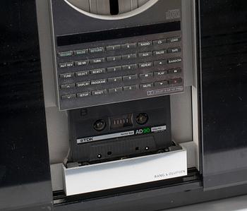 STEREO, "Beosound 2500", David Lewis, Bang & Olufsen, tillverkad mellan 1991-1994.