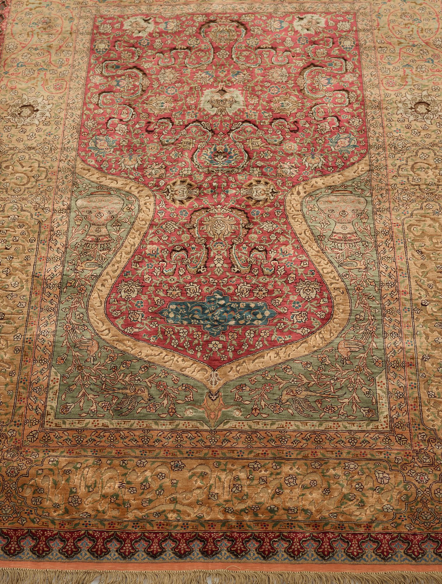 Matta, antik silke Kum Kapi med metallbroschering, Istanbul omkring 1910, "Sultan's Head Prayer" design.