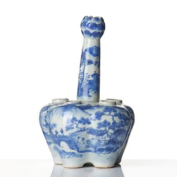 Tulpanvas, porslin, Kina, Qingdynastin, 1800-tal.