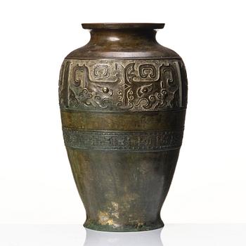 A bronze vase, Qing dynasty 18th/19th century.