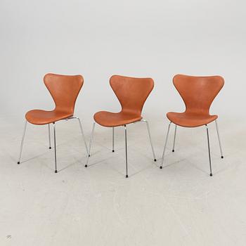 Arne Jacobsen, a set of six Sjuan chairs for Fritz Hansen alter aprt of the 20th century.