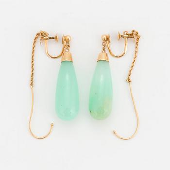 A PAIR OF EARRINGS.