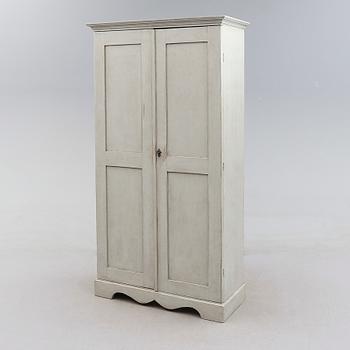 KLÄDSKÅP, 1800-talets andra hälft.