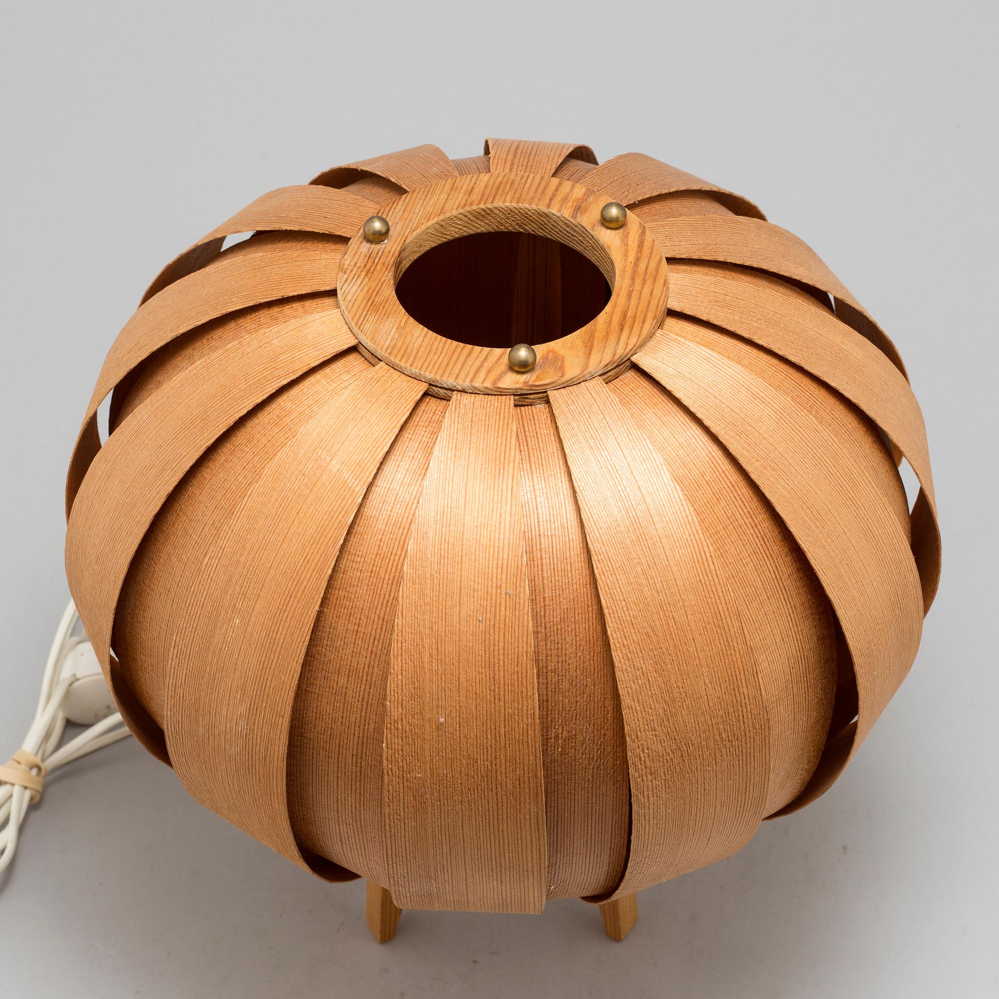 A second half of the 20th Century pine table lamp by Hans-Agne Jakobsson for Ellysett AB.