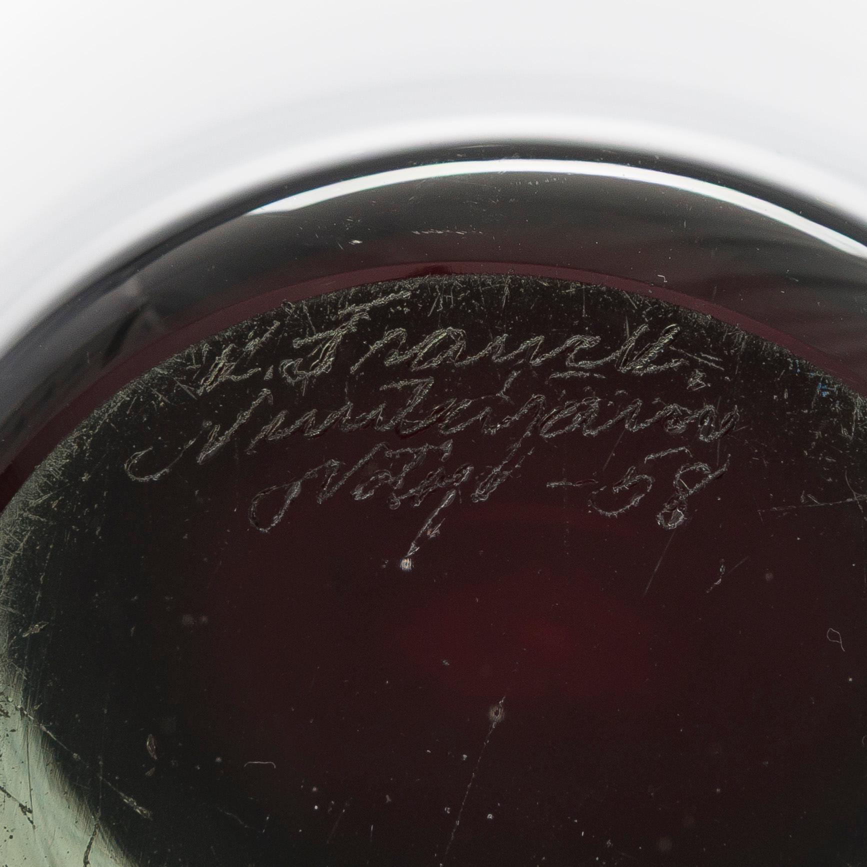 Kaj Franck, a 'KF 239' glass vase signed K. Franck Nuutajärvi Notsjö -58.