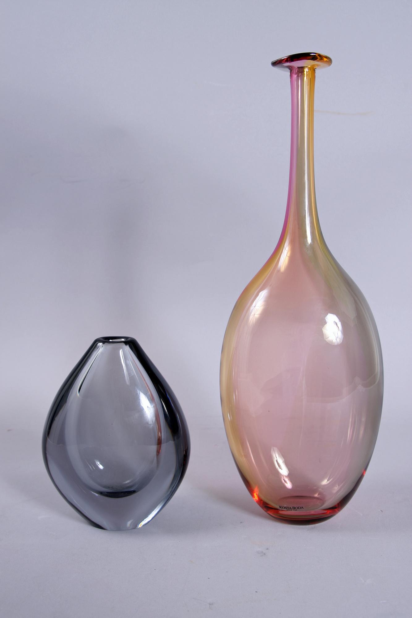 VASER, 2 st, glas, Kjell Engman, Kosta Boda samt Sven Palmqvist, Orrefors.