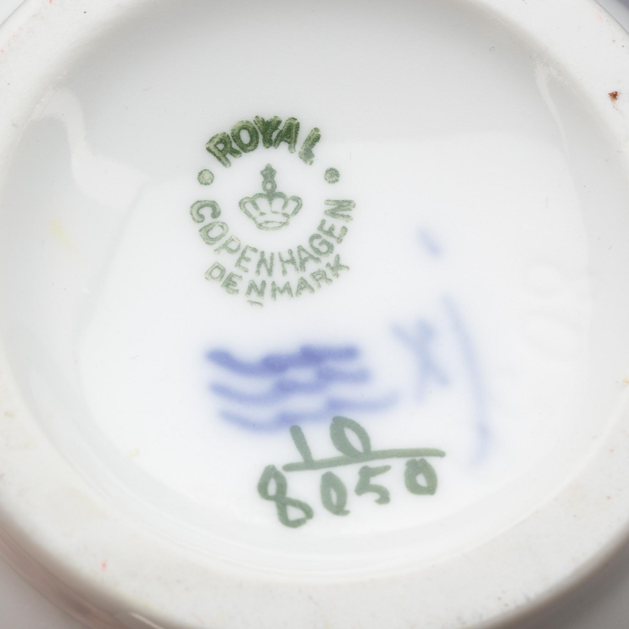 MATSERVIS, 82 delar, "Blå Blomst", Royal Copenhagen.