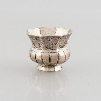 A Russian silver vodka cup, Moscow 1777.
