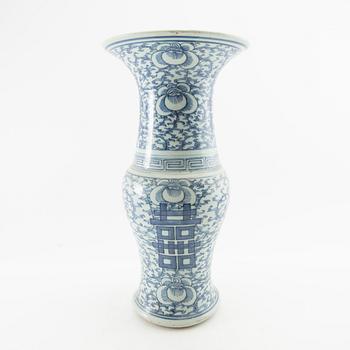 Vases 2 pcs China 20th century porcelain.