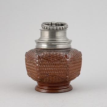 A stoneware Höganäs tobacco box, ca 1900.